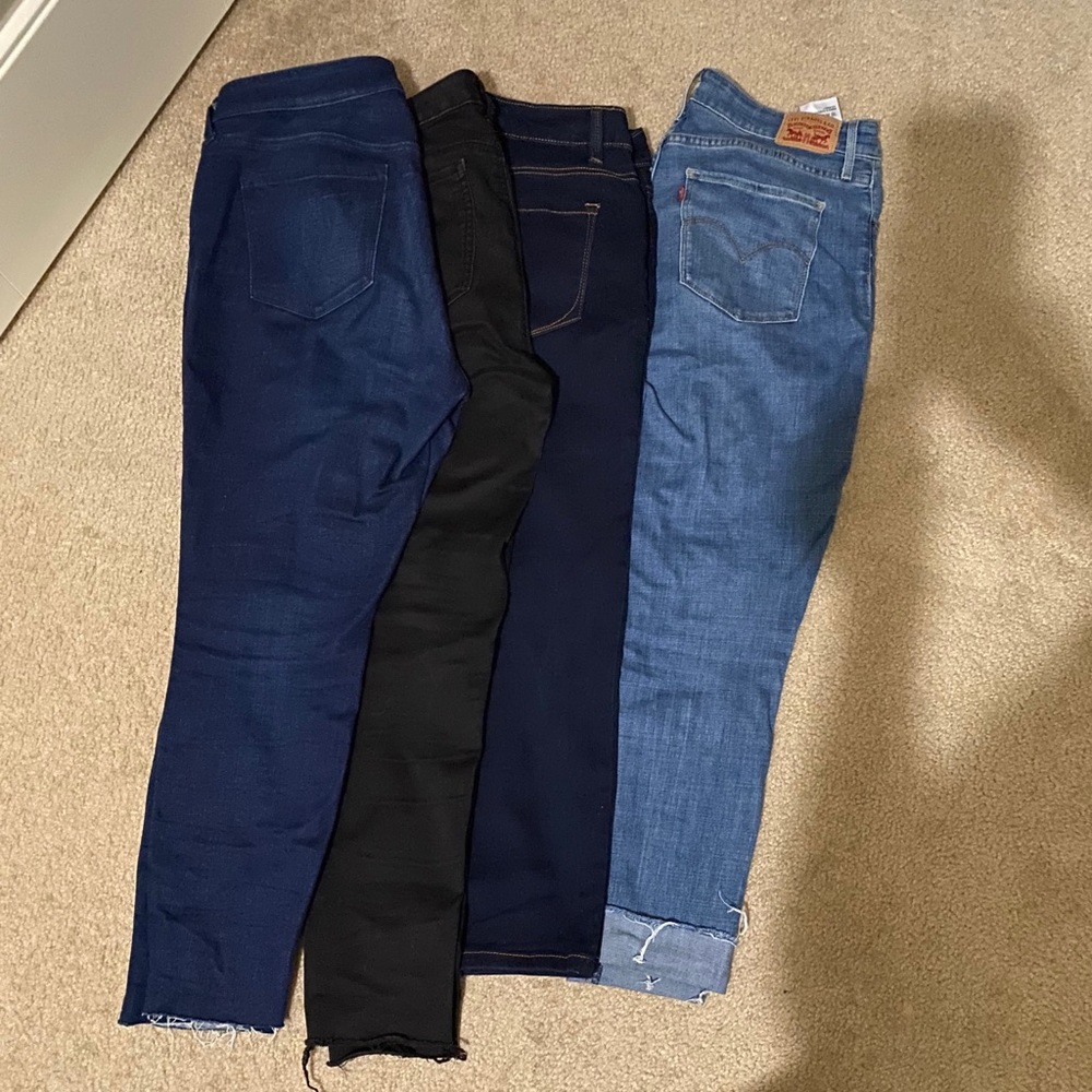 Bundle of Jeans (Denim) and LEVI